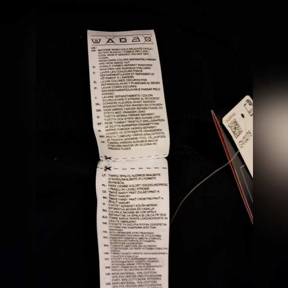 Black Reebok Top. - Picture 5 of 7